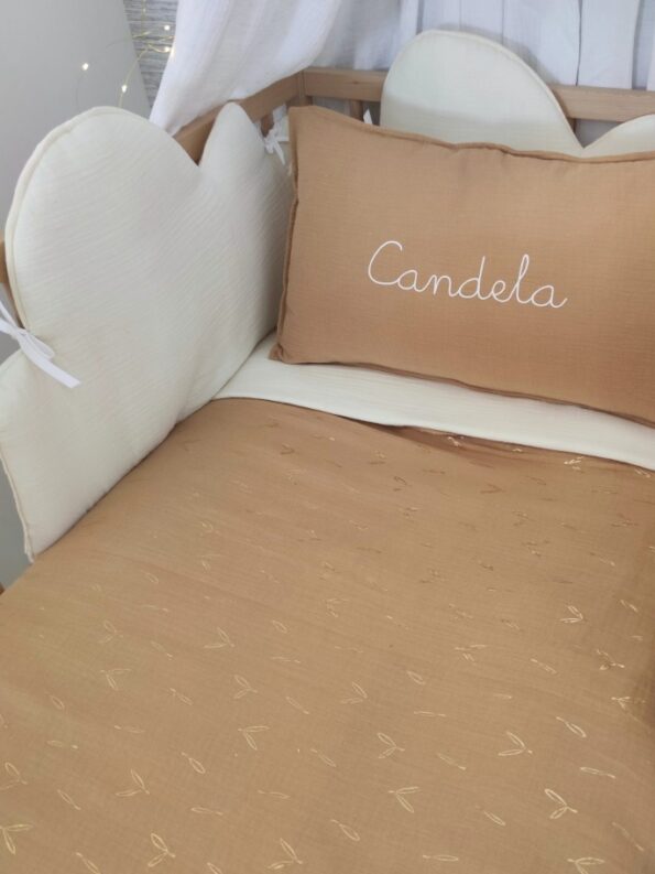 ropa-cuna-ramitas-oro-ocre-maminess
