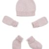 conjunto-canastilla-gorro-manoplas-calcetines-rosa-maminess