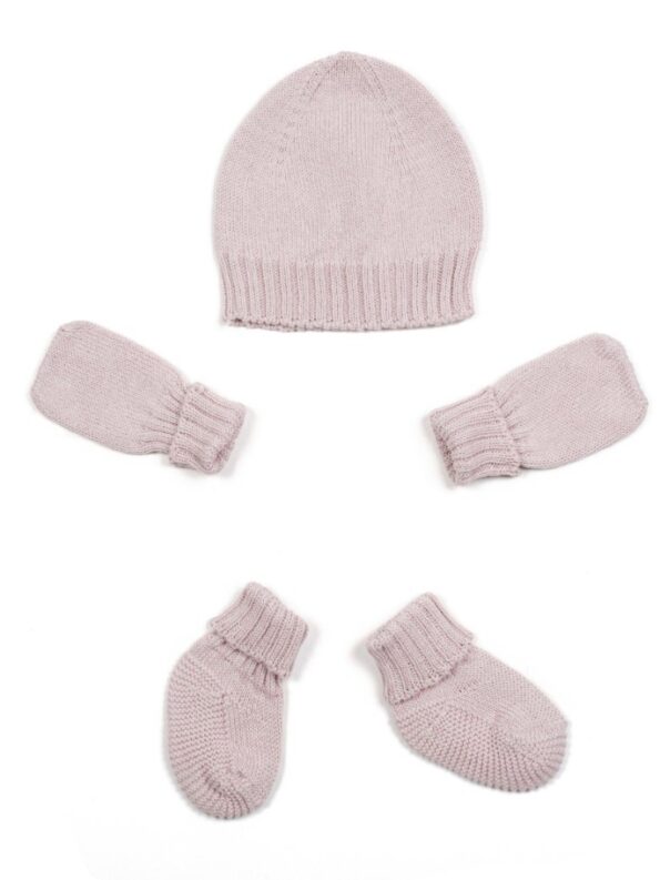 conjunto-canastilla-gorro-manoplas-calcetines-rosa-maminess