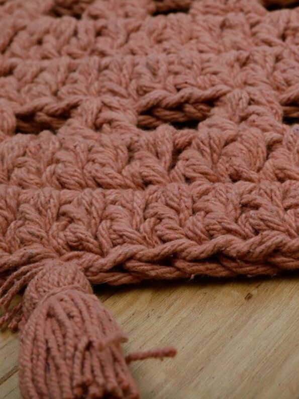 alfombra-infantil-crochet-rosa-oscuro-maminess-3