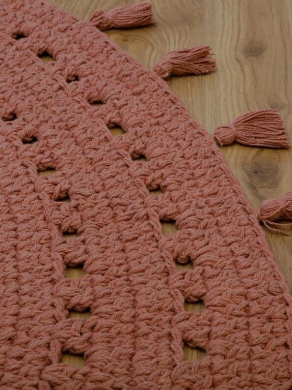 alfombra-infantil-crochet-rosa-oscuro-maminess-5