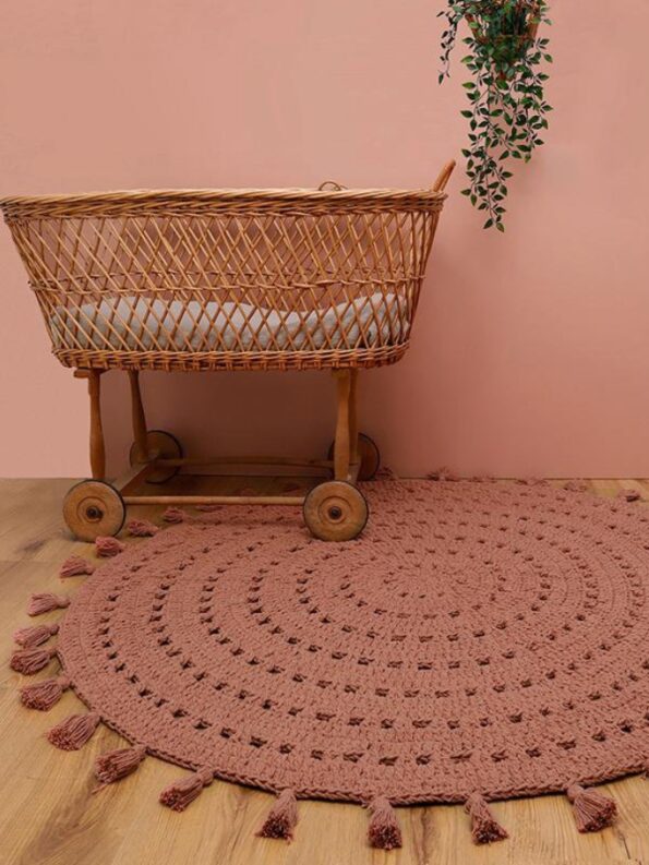 alfombra-infantil-crochet-rosa-oscuro-maminess