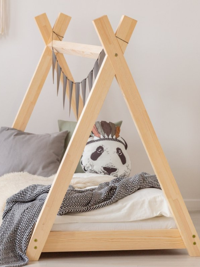 Cama Montessori en forma de tipi en Moraig the Store