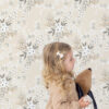 papel-pintado-infantil-constelacion-floral-beige