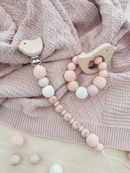 regalo-bebe-manta-nude-chupetero-crochet