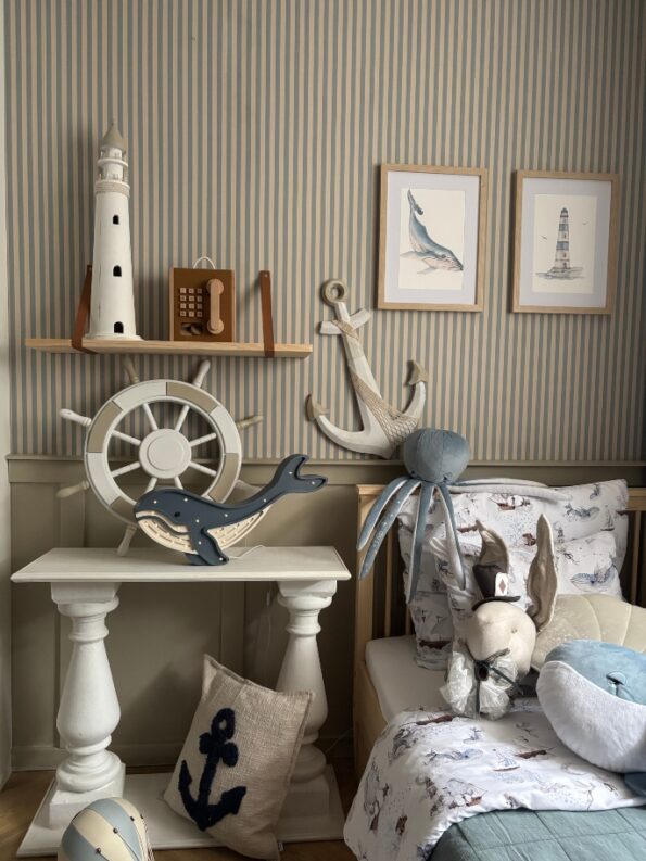 papel-pintado-infantil-rayas-beige-azul