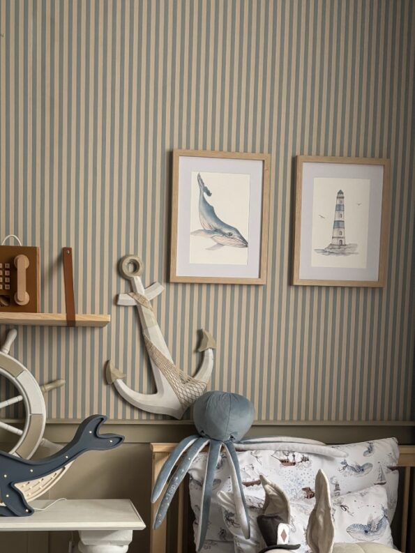 papel-pintado-infantil-rayas-beige-azul