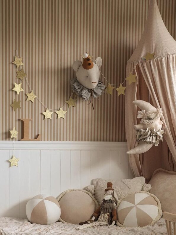 papel-pintado-infantil-rayas-beige-nude