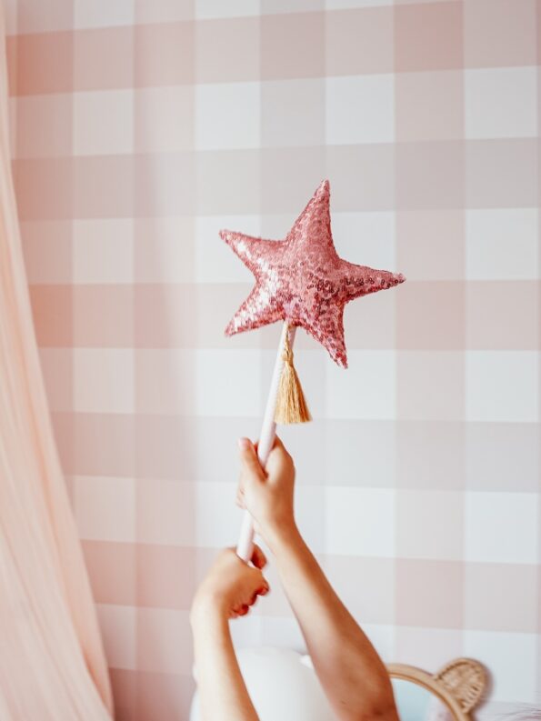 papel-pintado-infantil-vichy-rosa-beige