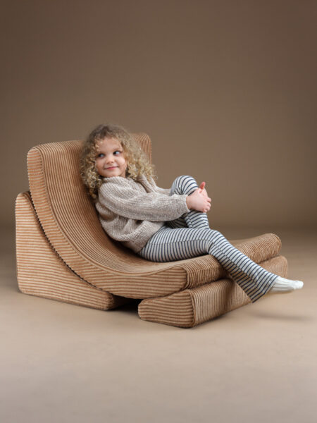 sillon-infantil-montessori-luna-pana-caramelo